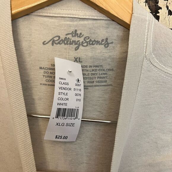 NWT The Rolling Stones iconic Logo size XL T-shirt. Unisex. - Picture 3 of 5